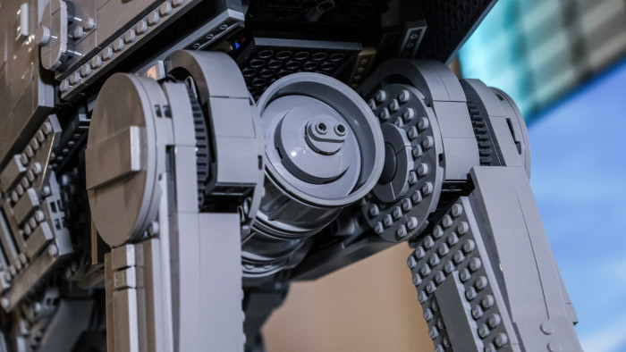 Lego Star Wars UCS AT-AT (Bild: Oliver Nickel/Golem.de)